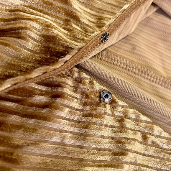 DYNAMITE Gold Velvet Textured Mini Dress - Picture 4 of 6